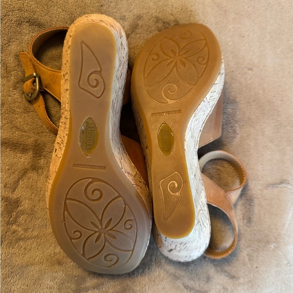 NWOT BORN Leather and Cork Heeled Wedge Sandals Size 7.5 - Picture 5 of 10